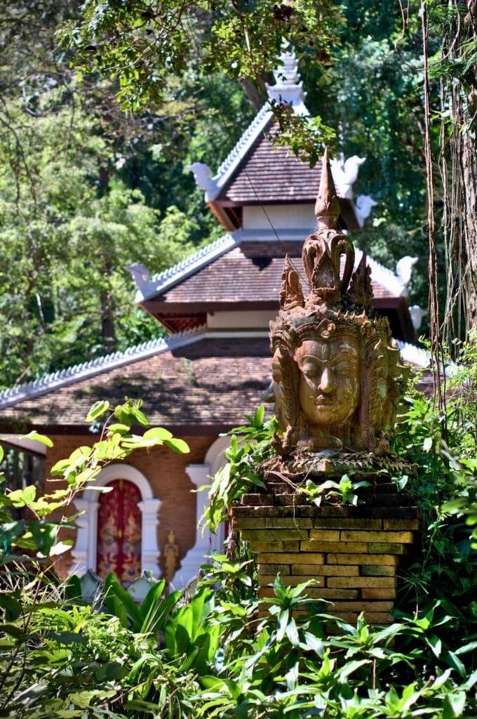 temple Wat Pha Lat
