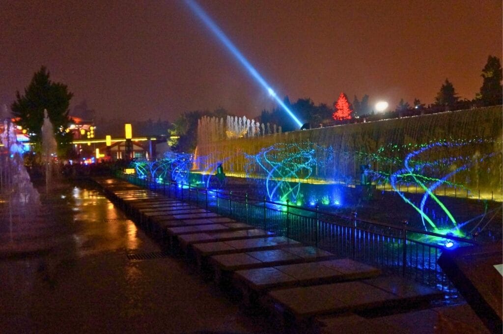 spectacle son et lumière sur les fontaines de la grande pagode de l'oie sauvage