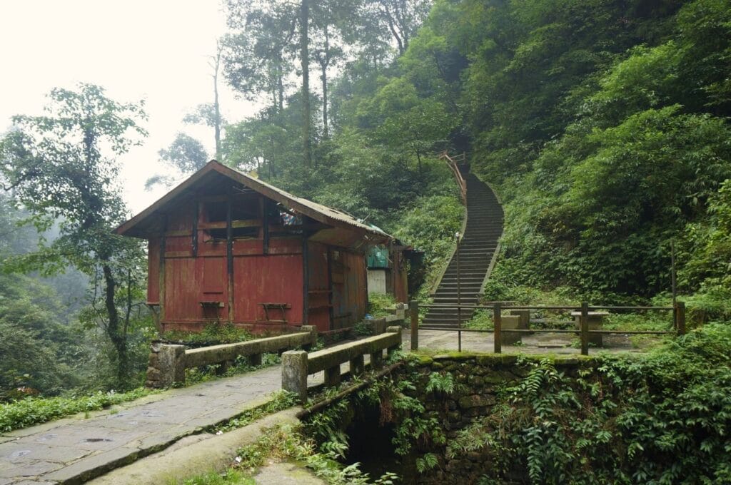 escalier sur le Mont Emei