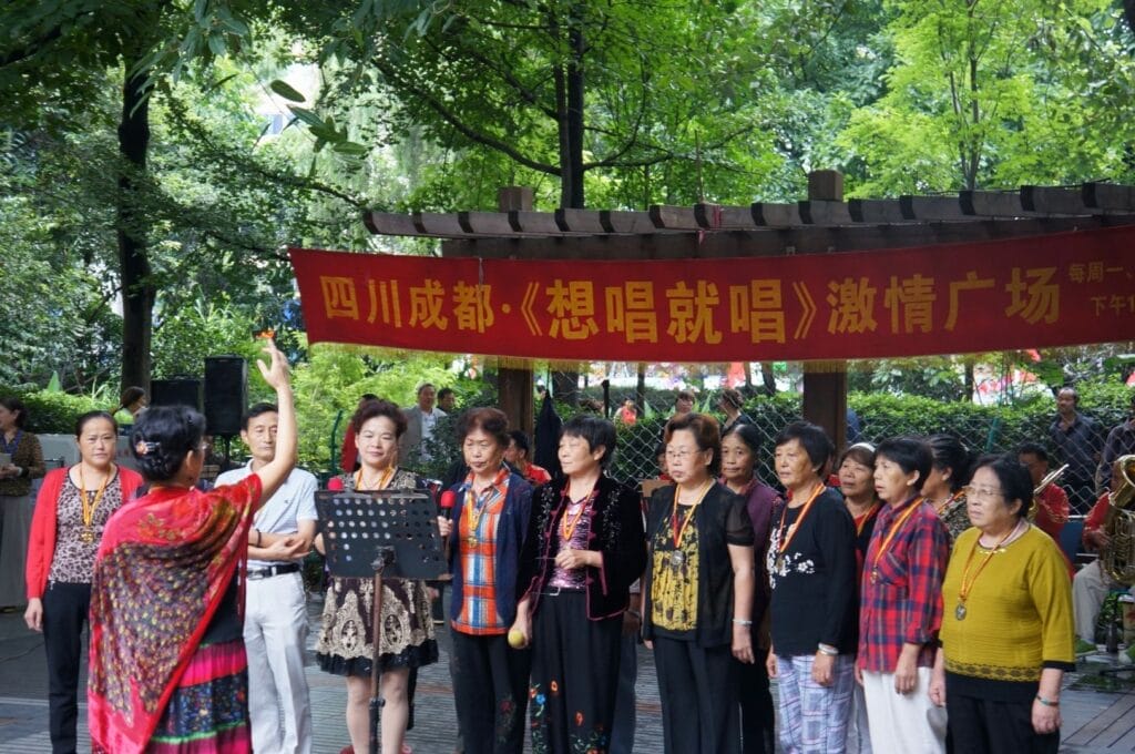 chorale dans le People's Park de Chengdu en Chine
