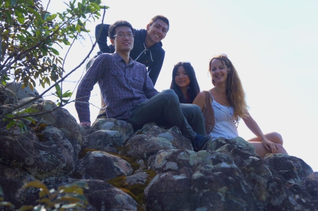 Fabienne, Benoit et 2 touristes chinois