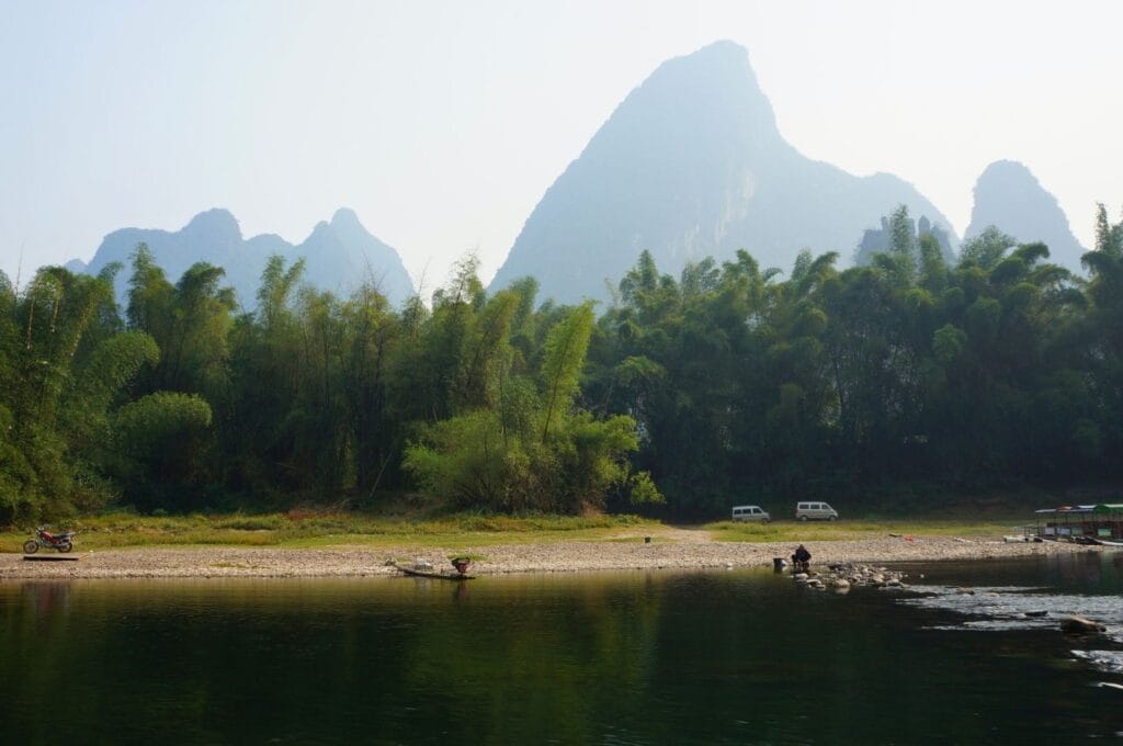 rivage de la rivière Li