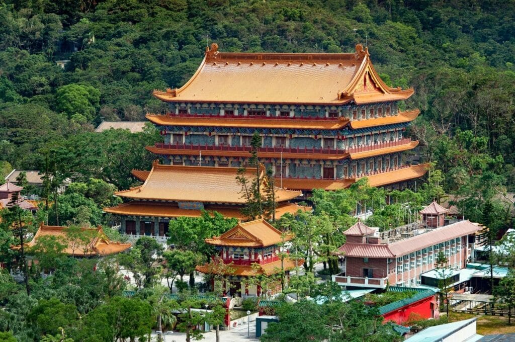 le monastère Po Lin