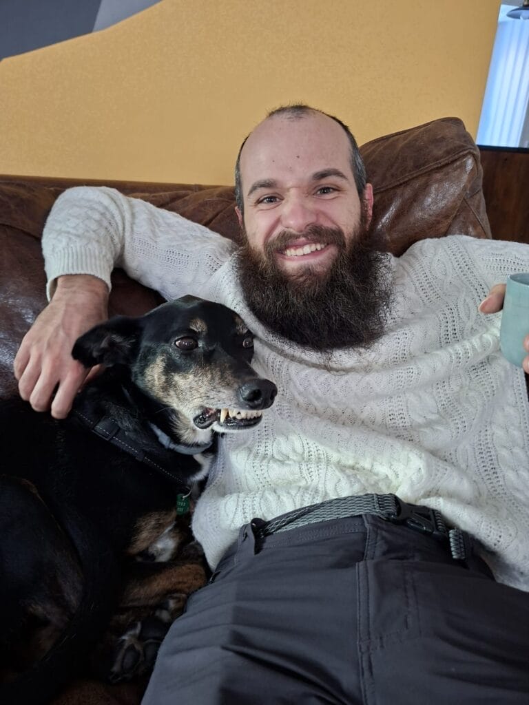 Louis fait des grimaces