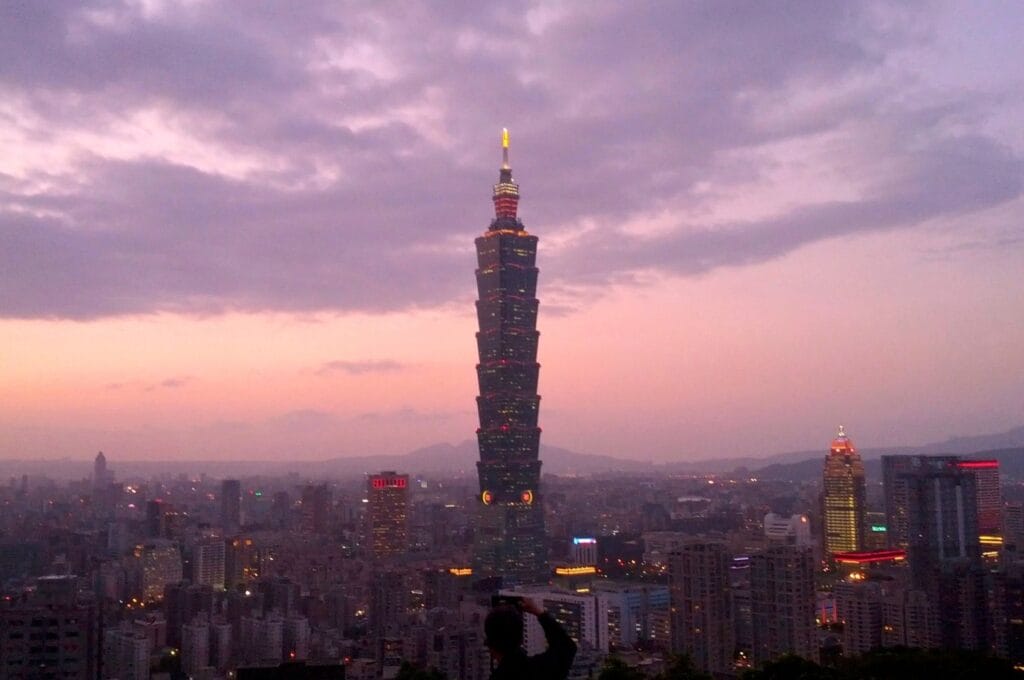 la tour 101 depuis l'Elephant Mountain au coucher du soleil