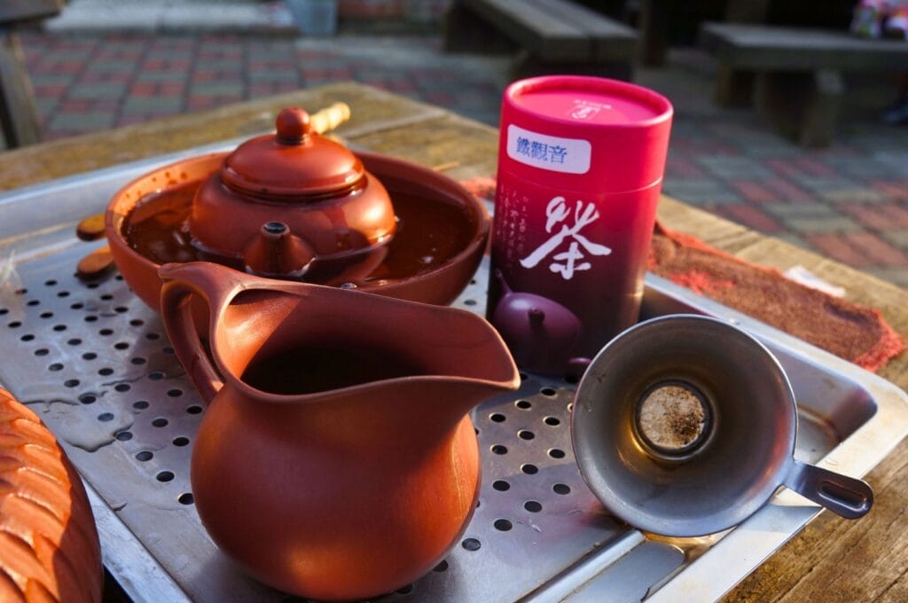 dégustation de thé dans une maison de thé à Maokong