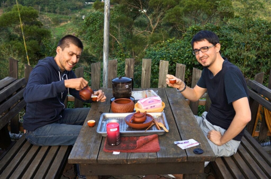 dégustation de thé dans une maison de thé à Maokong