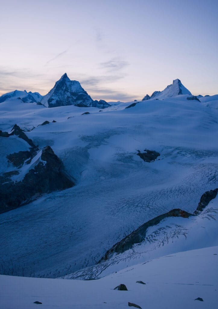 le Matterhorn et la Dent d'Hérens et le glacier du Mont Miné
