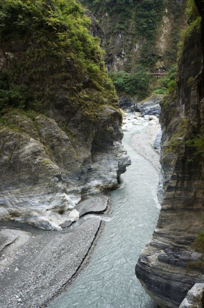 Chief head rock, une falaise en marbre en forme de tête d'indien depuis Swallow Grotto