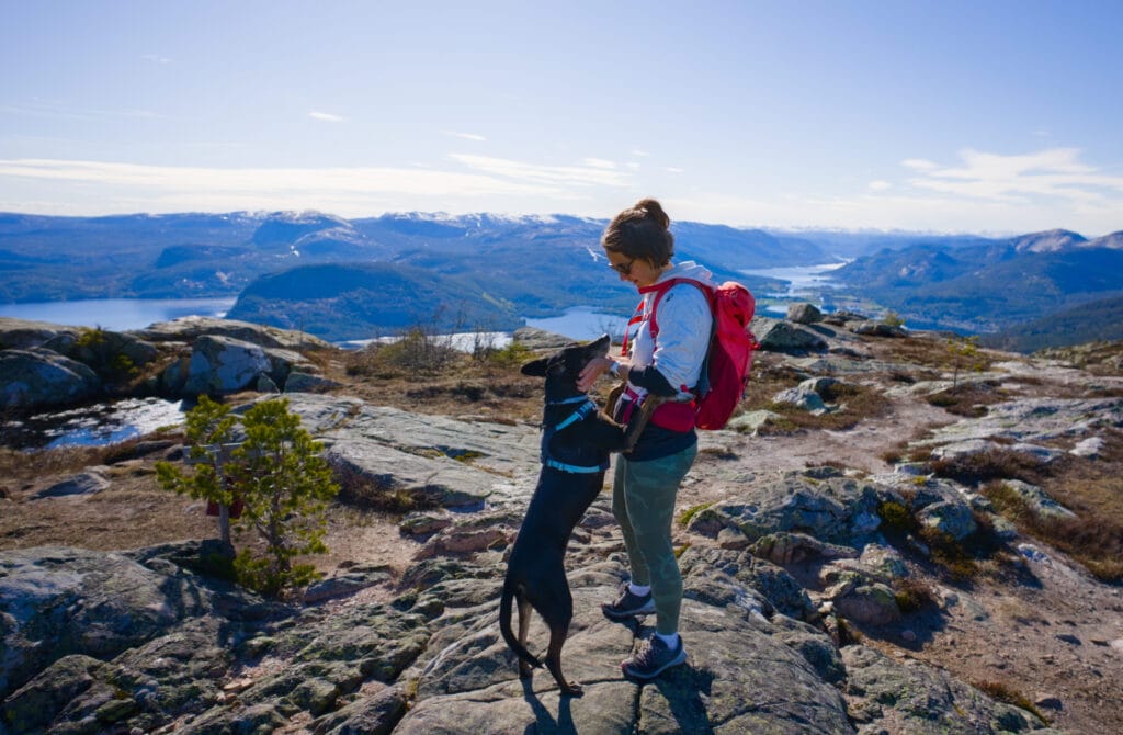 Fabienne & Winchy au sommet du Venelifjell
