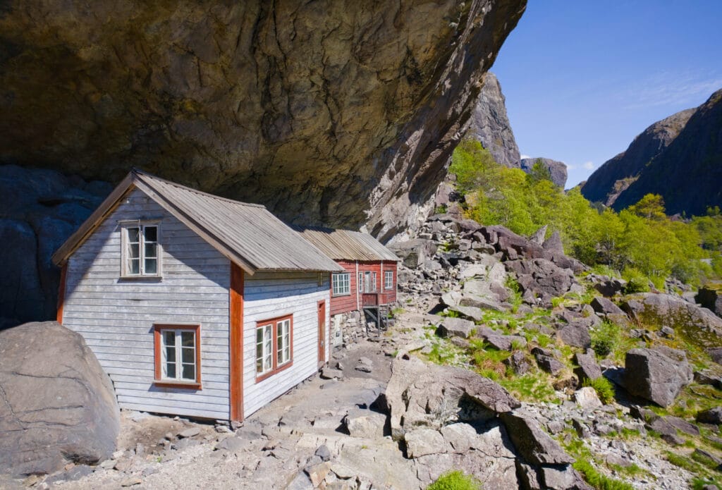 les maisons troglodytes de Helleren