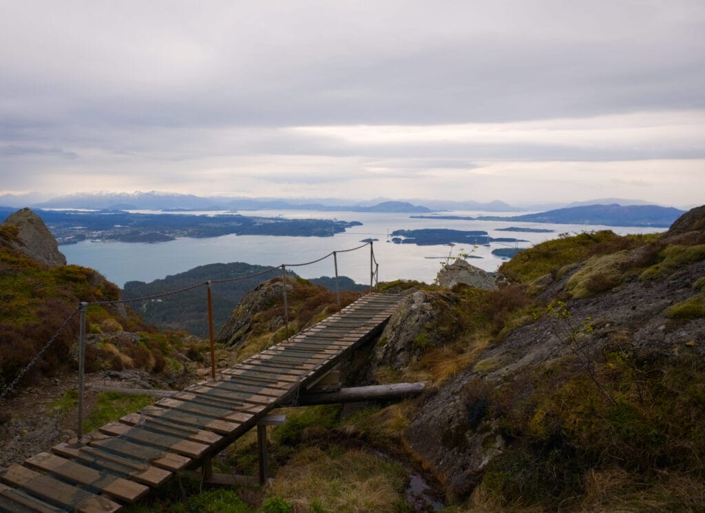 Hellandsnuten Footbridge
