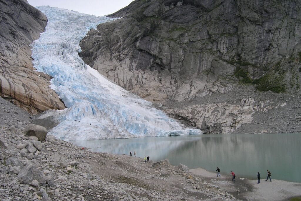 le glacier de Briksdalbreen en 2004