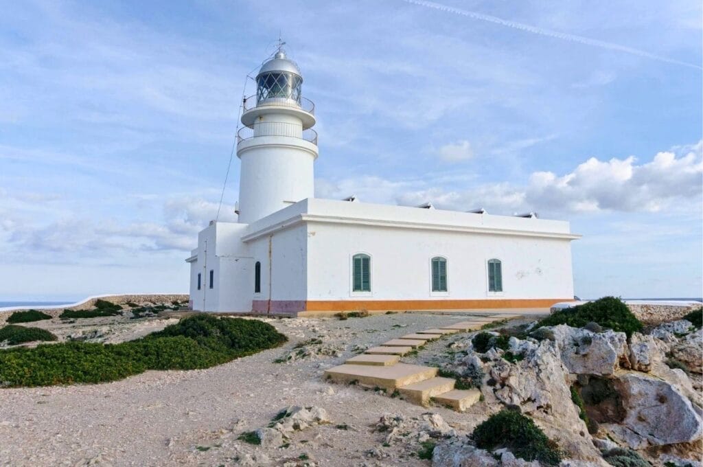 phare blanc du cap de cavalleria