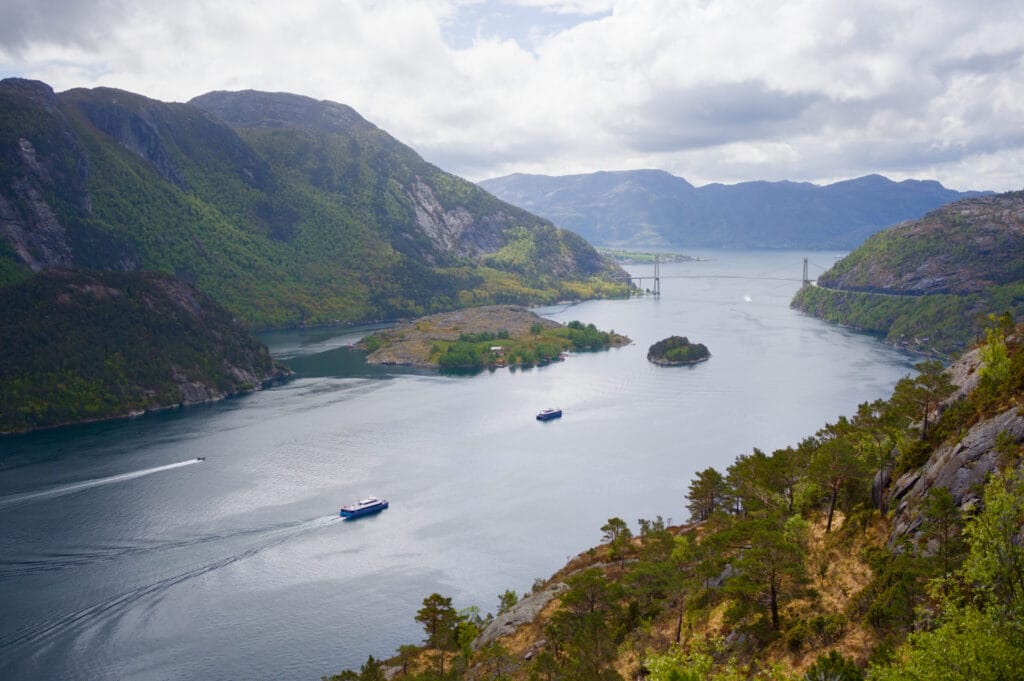 l'imposant pont à l'entrée du Lysefjord