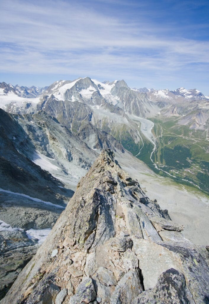 belle vue sur le mont blanc de cheillon et le pigne d'arolla