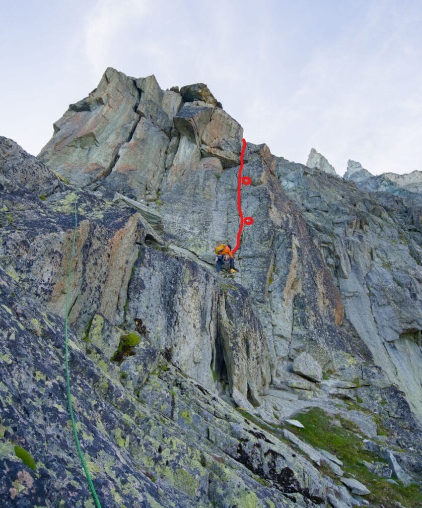 Le crux de la Dent de Tsalion avec les 2 spits rapprochés