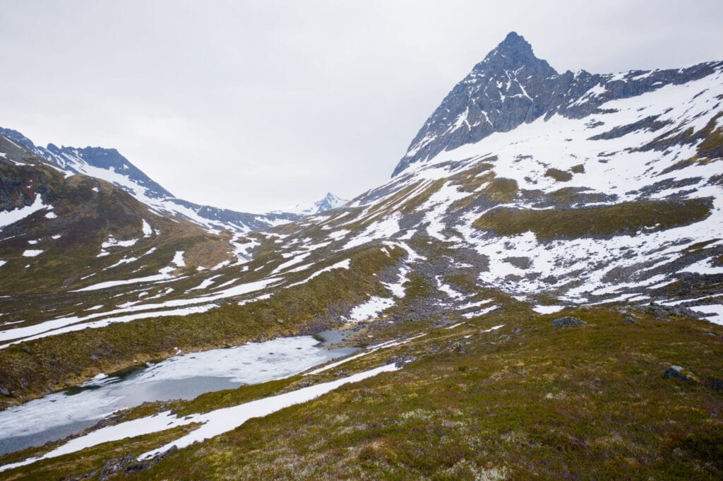 l'imposant Slogen depuis la vallée