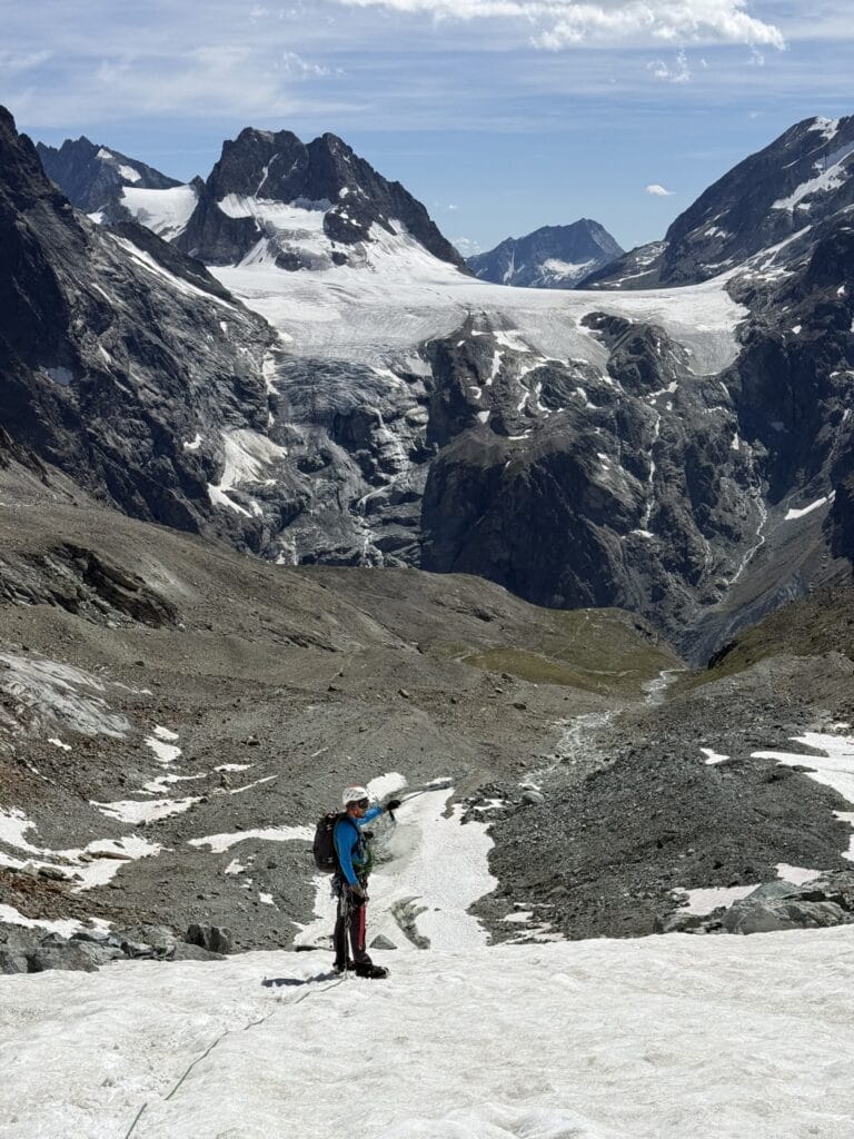 descent du glacier de Bertol avec vue sur le glcier d'Otemma et du mont Collon