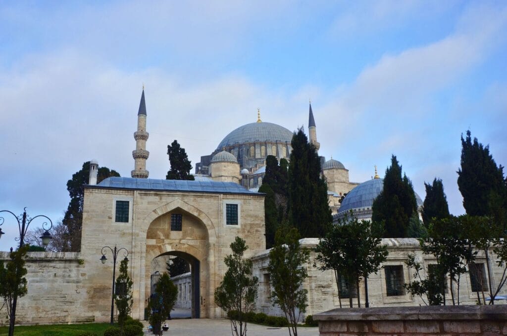 façade de la mosquée Süleymaniye