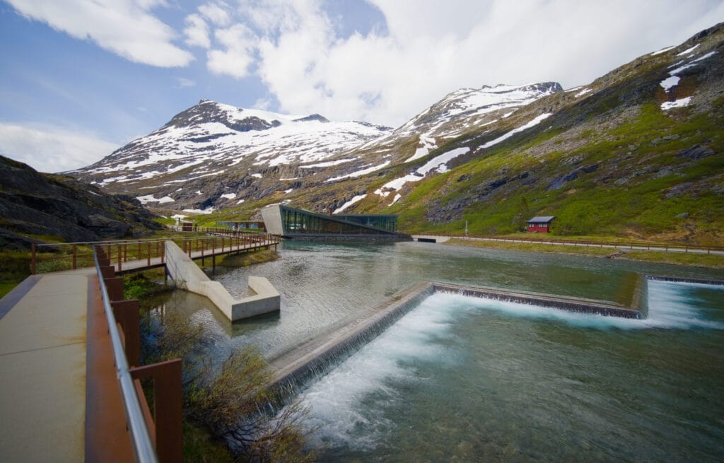 visitor center trollstingen