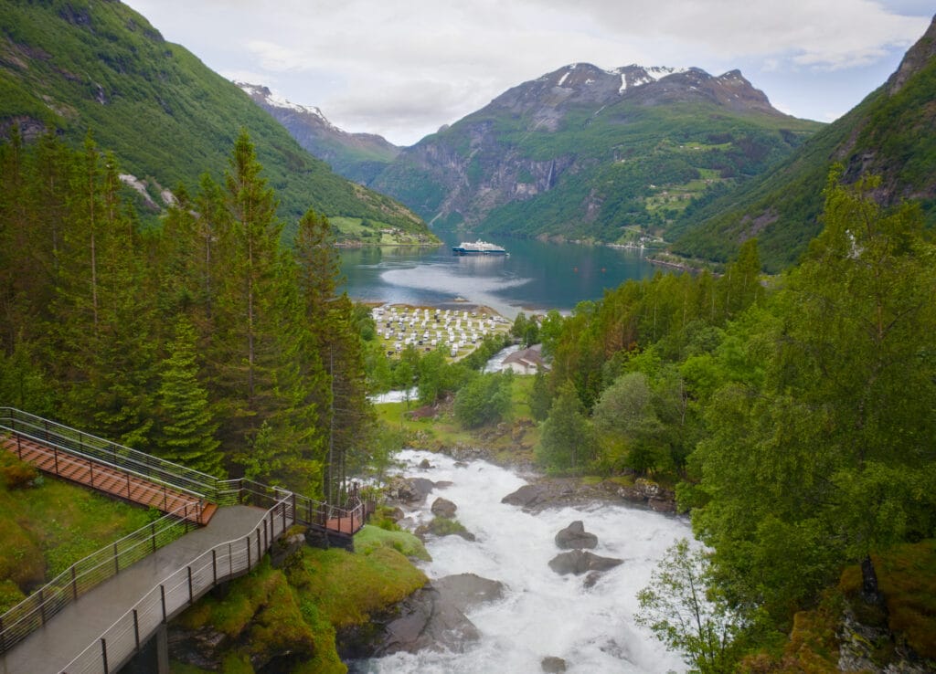 geiranger cascade